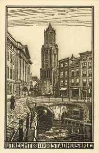 1479 Gezicht op de Oudegracht Weerdzijde te Utrecht met op de voorgrond de Stadhuisbrug en links het Stadhuis en in het ...